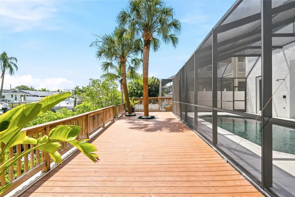 10627 Hatteras Drive SW Tampa FL 33615