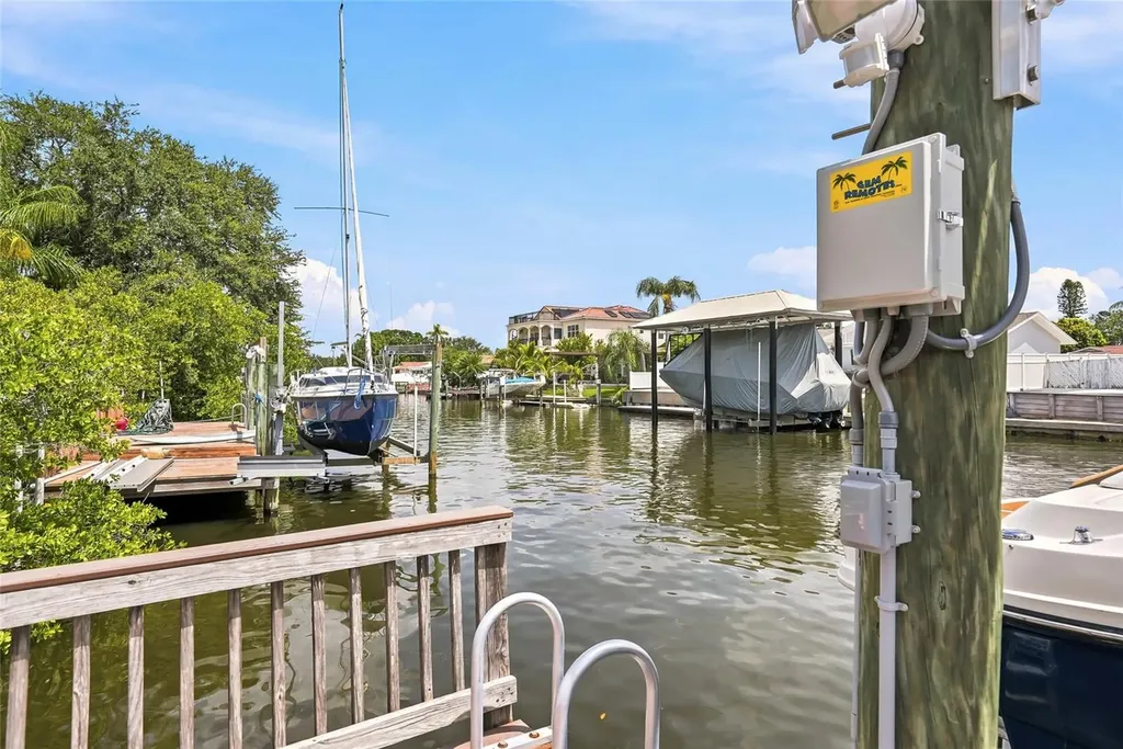 10627 Hatteras Drive SW Tampa FL 33615