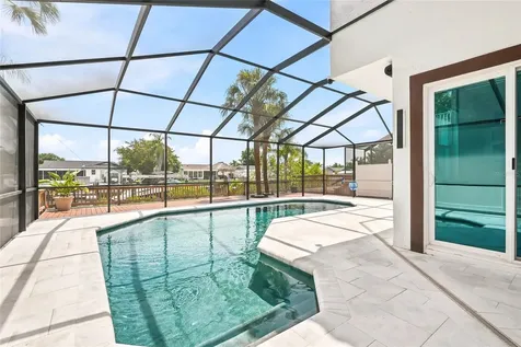 10627 Hatteras Drive SW Tampa FL 33615