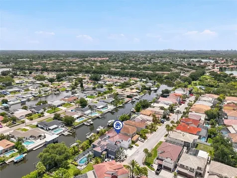 10627 Hatteras Drive SW Tampa FL 33615