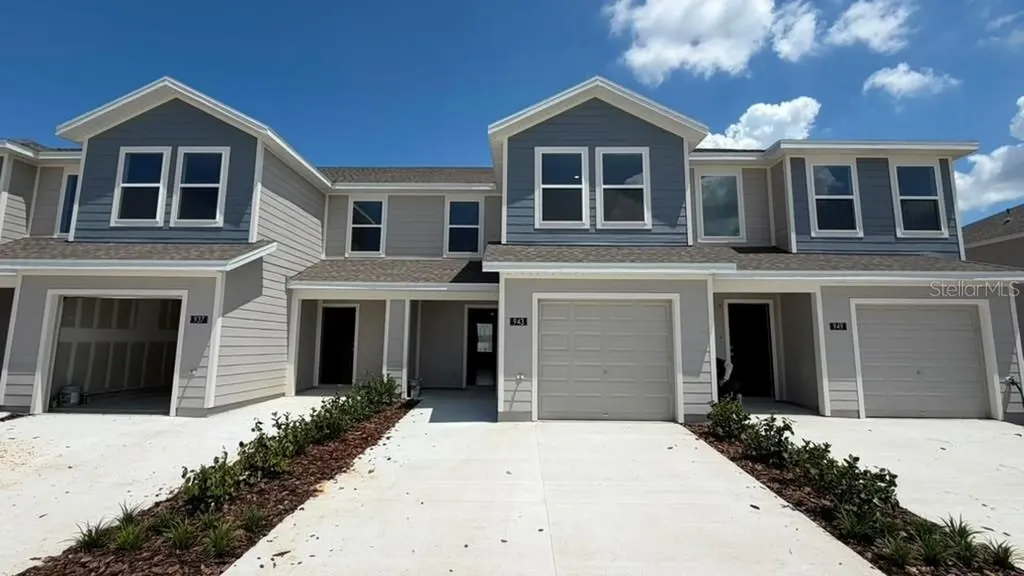 943 Phoenix Street Davenport FL 33837