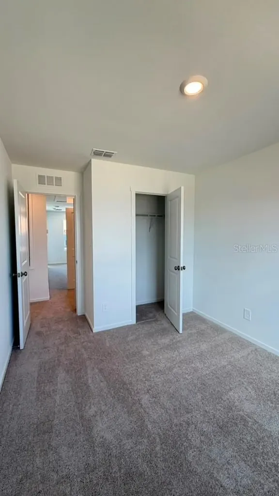 943 Phoenix Street Davenport FL 33837