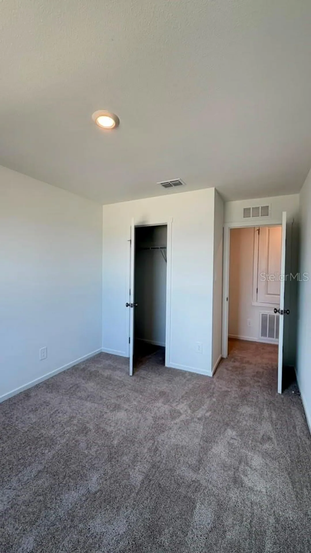 943 Phoenix Street Davenport FL 33837