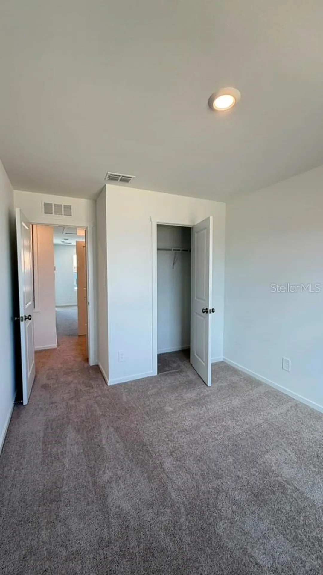 943 Phoenix Street Davenport FL 33837