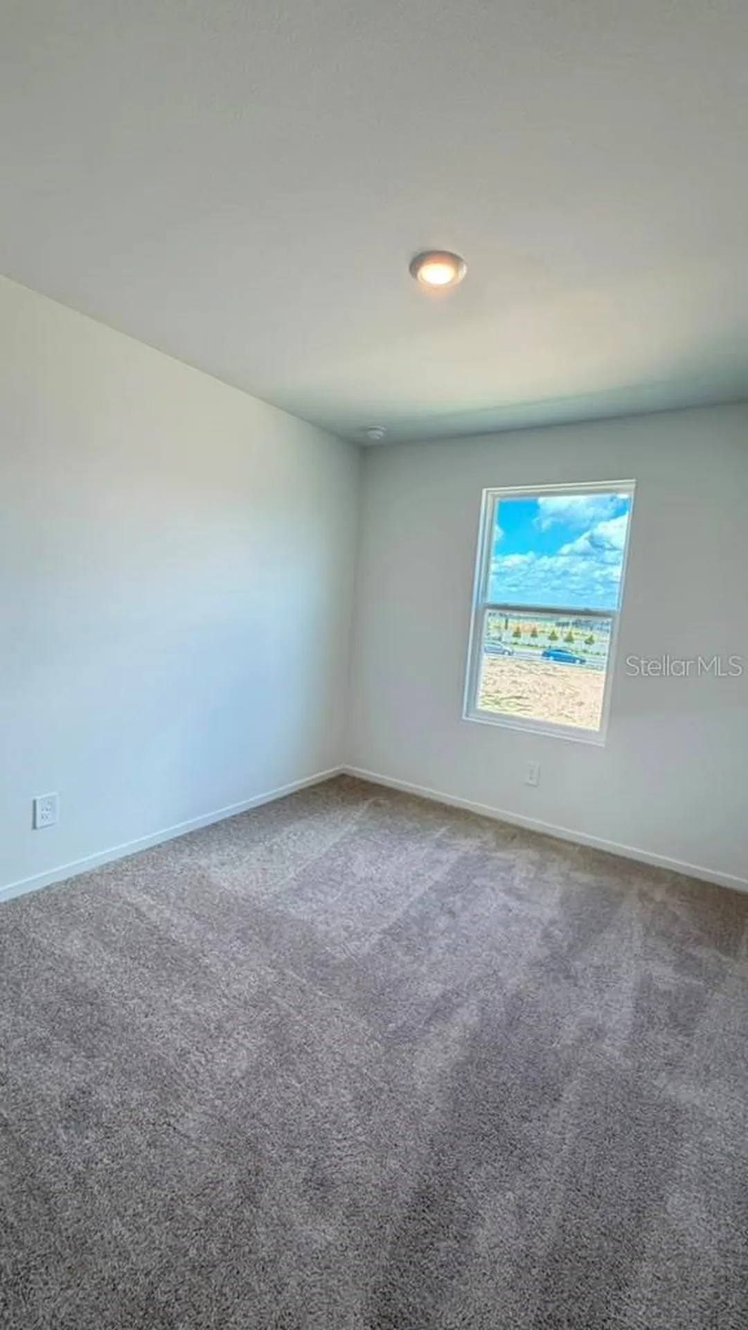 943 Phoenix Street Davenport FL 33837