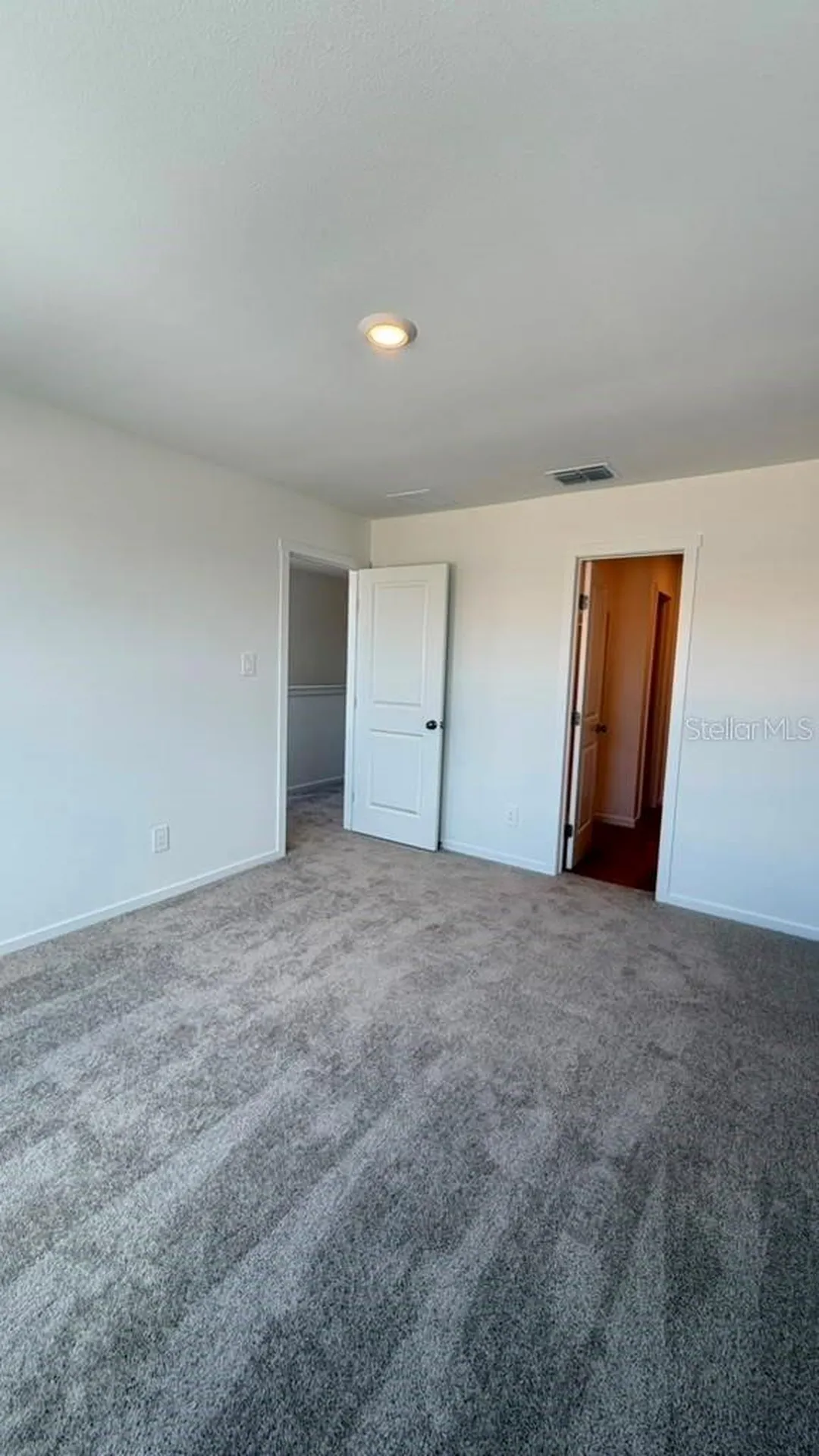 943 Phoenix Street Davenport FL 33837