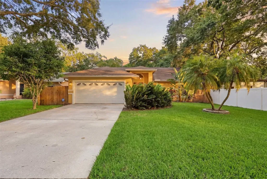 4989 162nd Avenue N Clearwater FL 33760