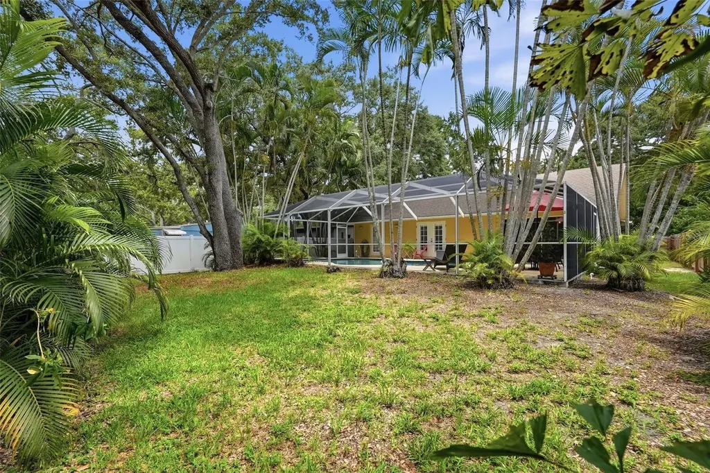 4989 162nd Avenue N Clearwater FL 33760