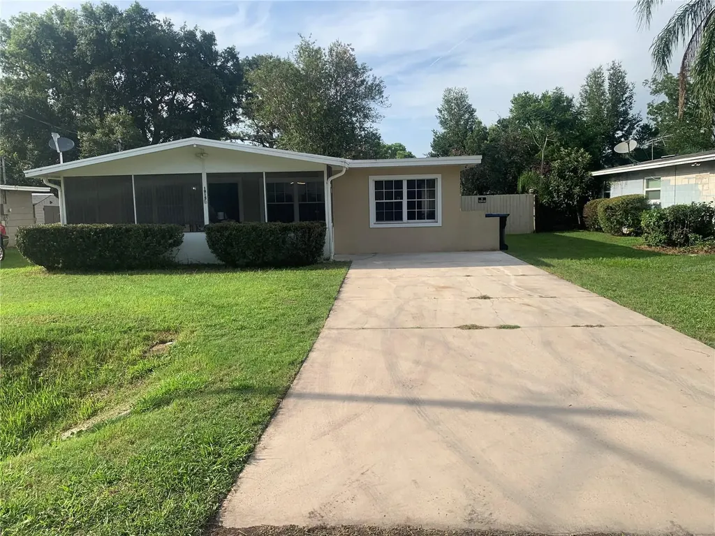 1915 Weeks Avenue Orlando FL 32806