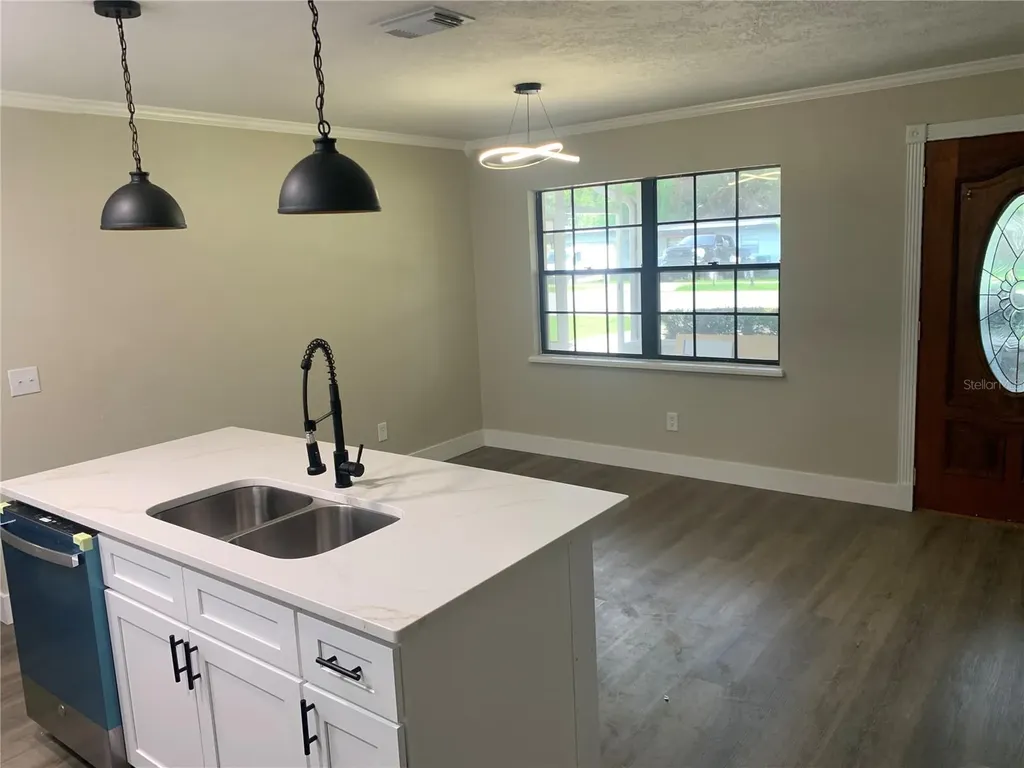 1915 Weeks Avenue Orlando FL 32806