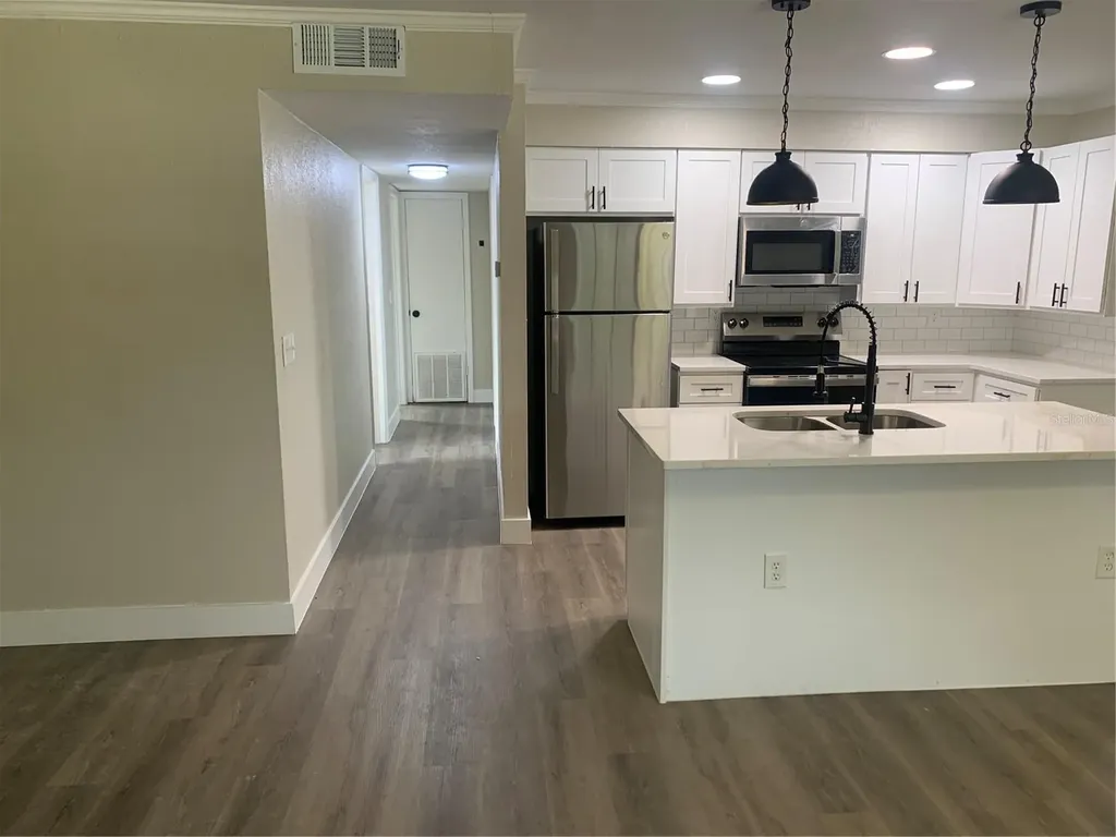 1915 Weeks Avenue Orlando FL 32806