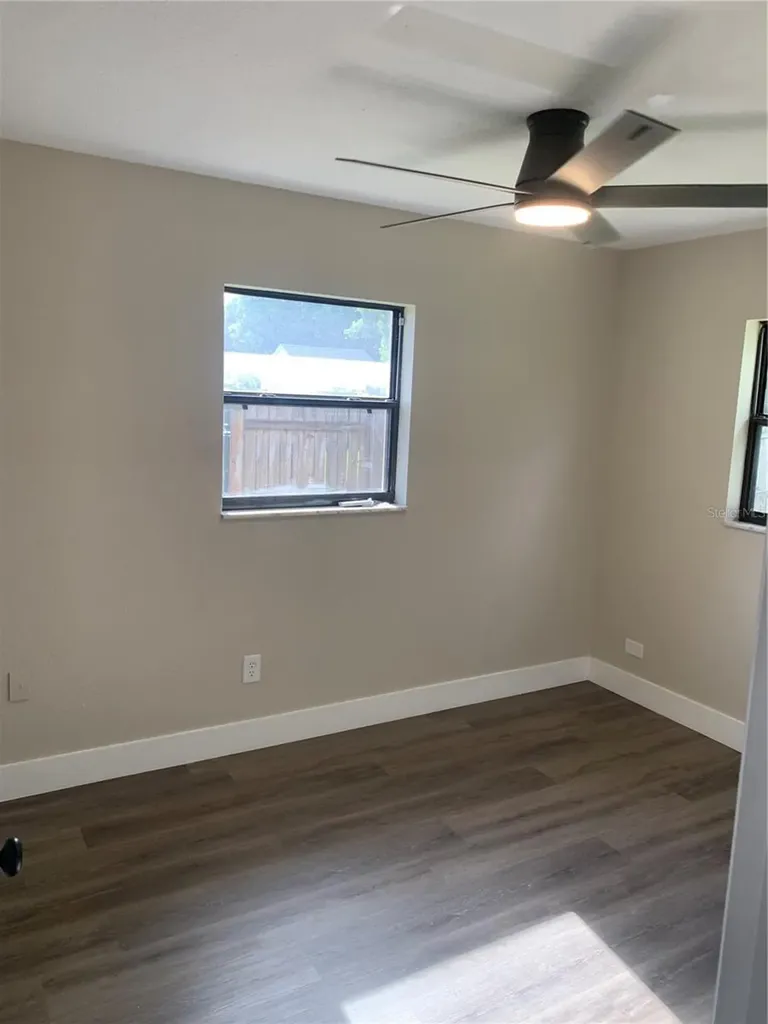 1915 Weeks Avenue Orlando FL 32806