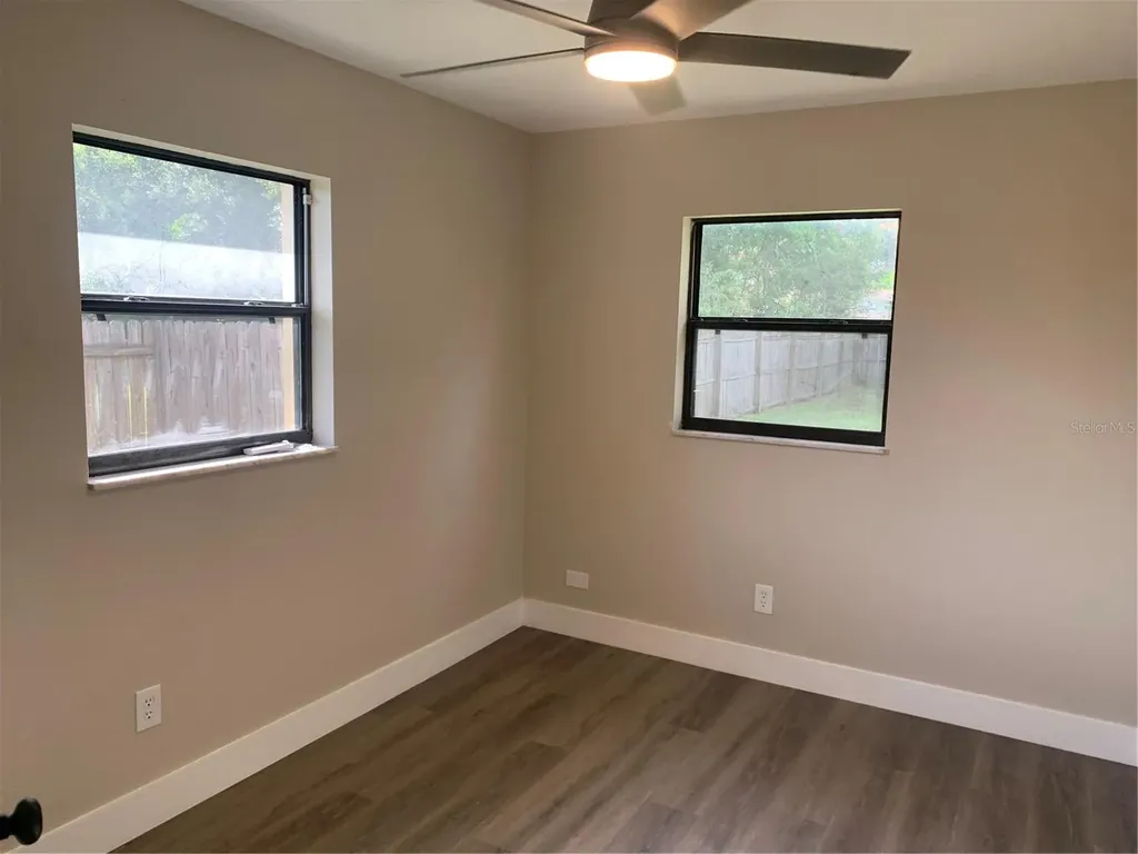 1915 Weeks Avenue Orlando FL 32806