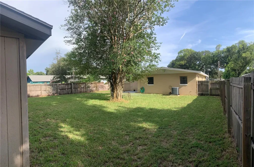 1915 Weeks Avenue Orlando FL 32806