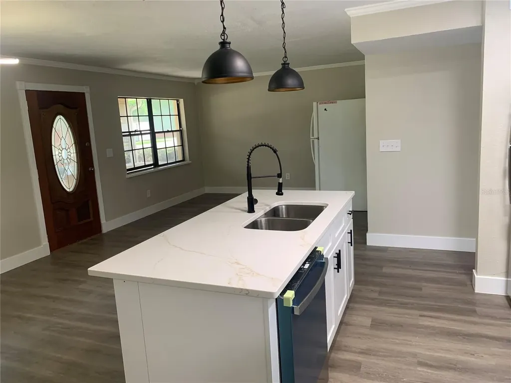 1915 Weeks Avenue Orlando FL 32806