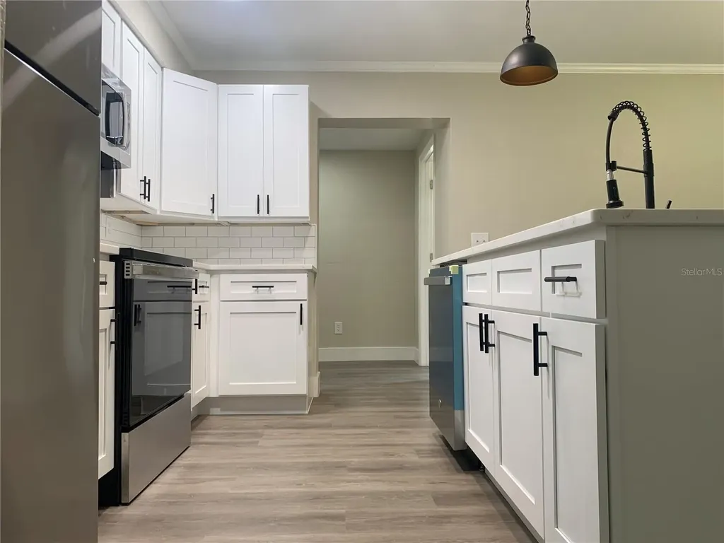 1915 Weeks Avenue Orlando FL 32806