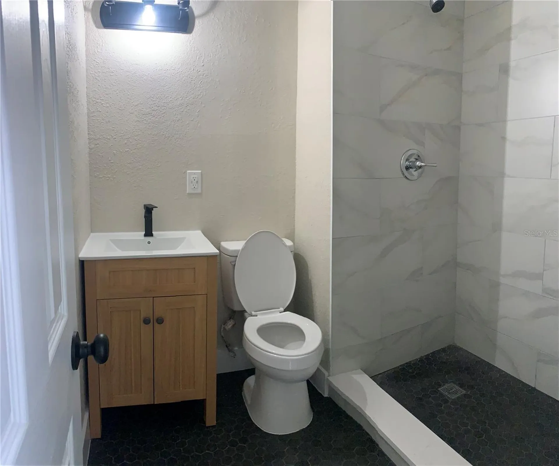 1915 Weeks Avenue Orlando FL 32806