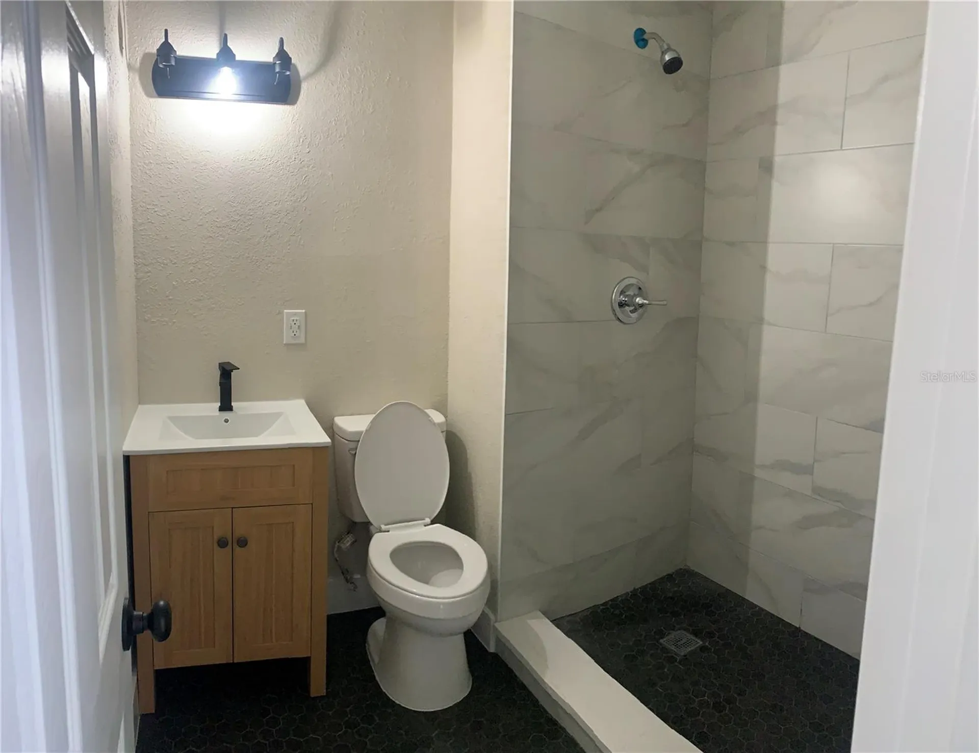 1915 Weeks Avenue Orlando FL 32806