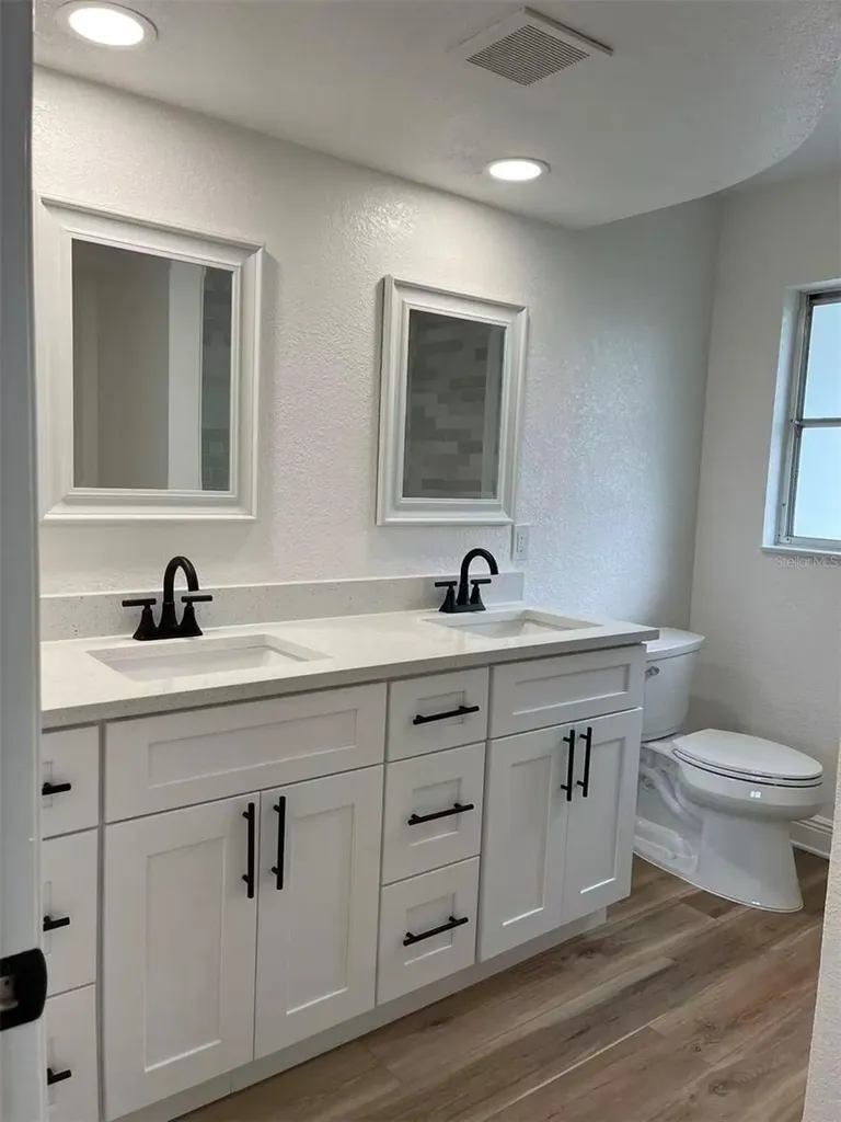 11093 54th Avenue N St Petersburg FL 33708