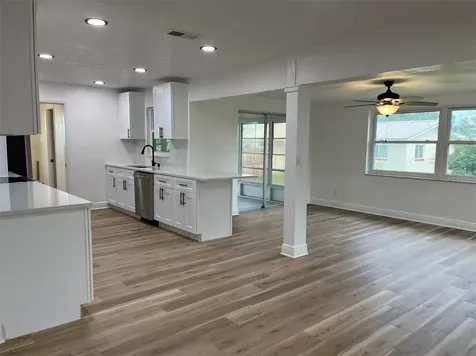 11093 54th Avenue N St Petersburg FL 33708