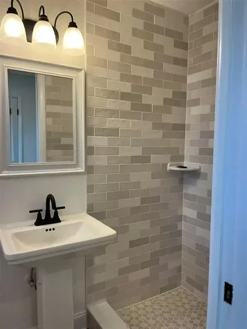 11093 54th Avenue N St Petersburg FL 33708