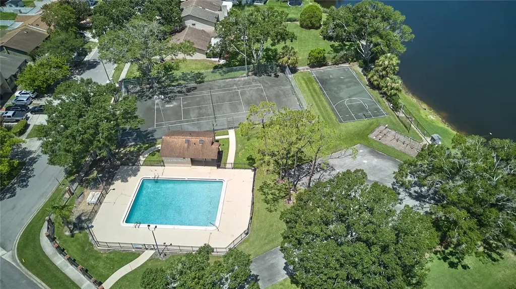 2486 Island Club Way Orlando FL 32822