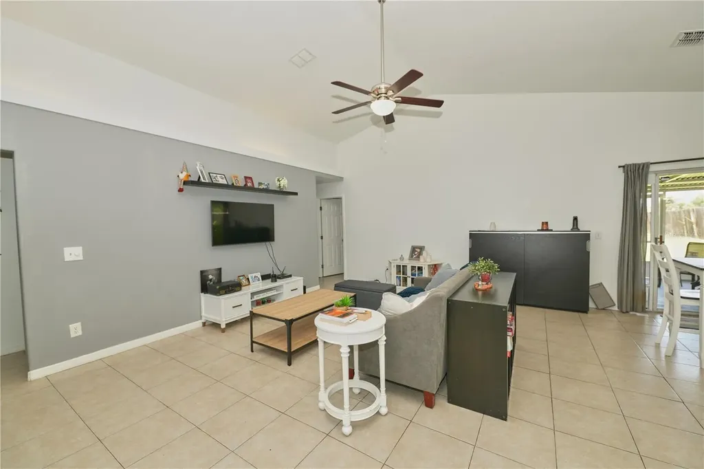 2486 Island Club Way Orlando FL 32822