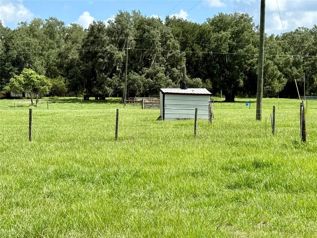 7589 Cr 763 Bushnell FL 33513
