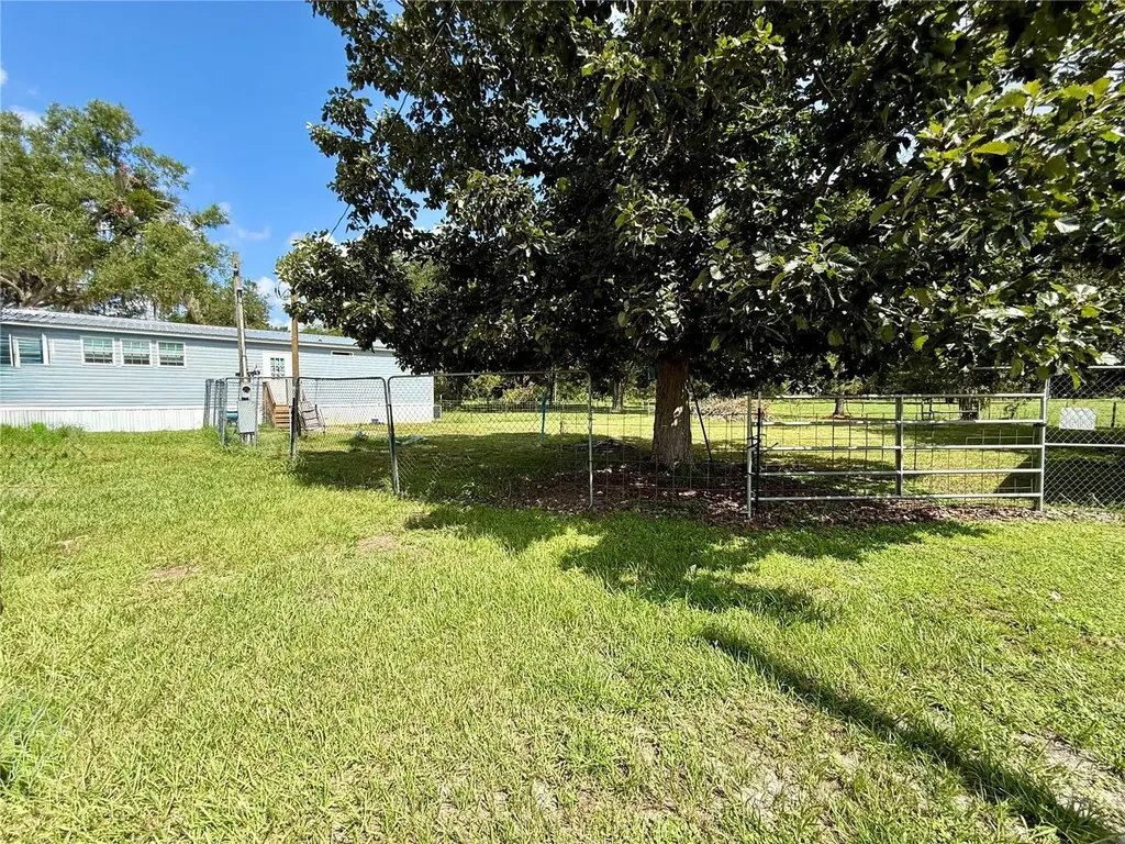 7589 Cr 763 Bushnell FL 33513