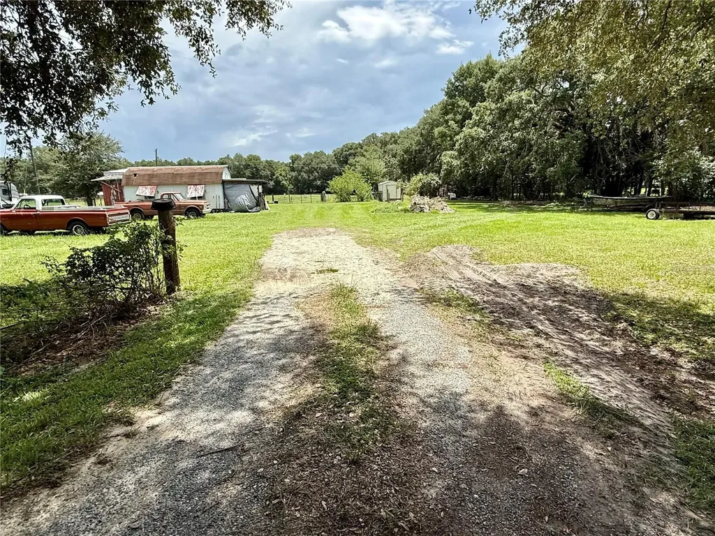 7589 Cr 763 Bushnell FL 33513