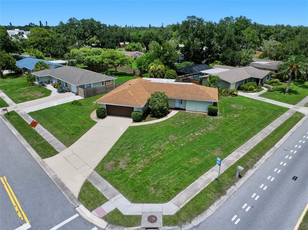 2711 Gulf Gate Drive Sarasota FL 34231