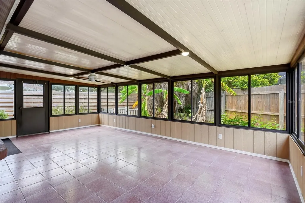 2711 Gulf Gate Drive Sarasota FL 34231