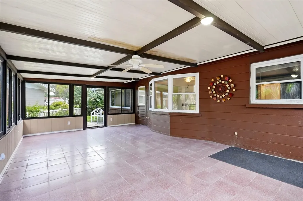 2711 Gulf Gate Drive Sarasota FL 34231