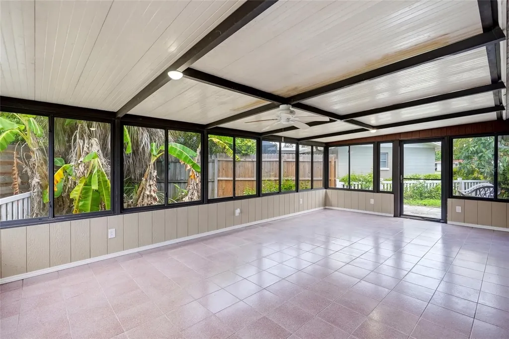 2711 Gulf Gate Drive Sarasota FL 34231