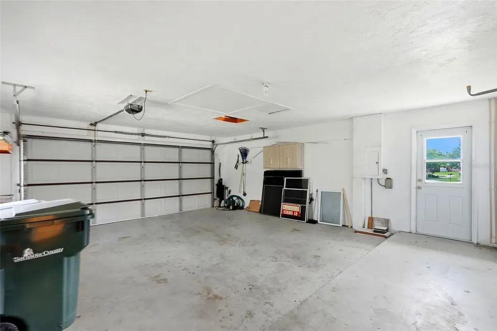2711 Gulf Gate Drive Sarasota FL 34231