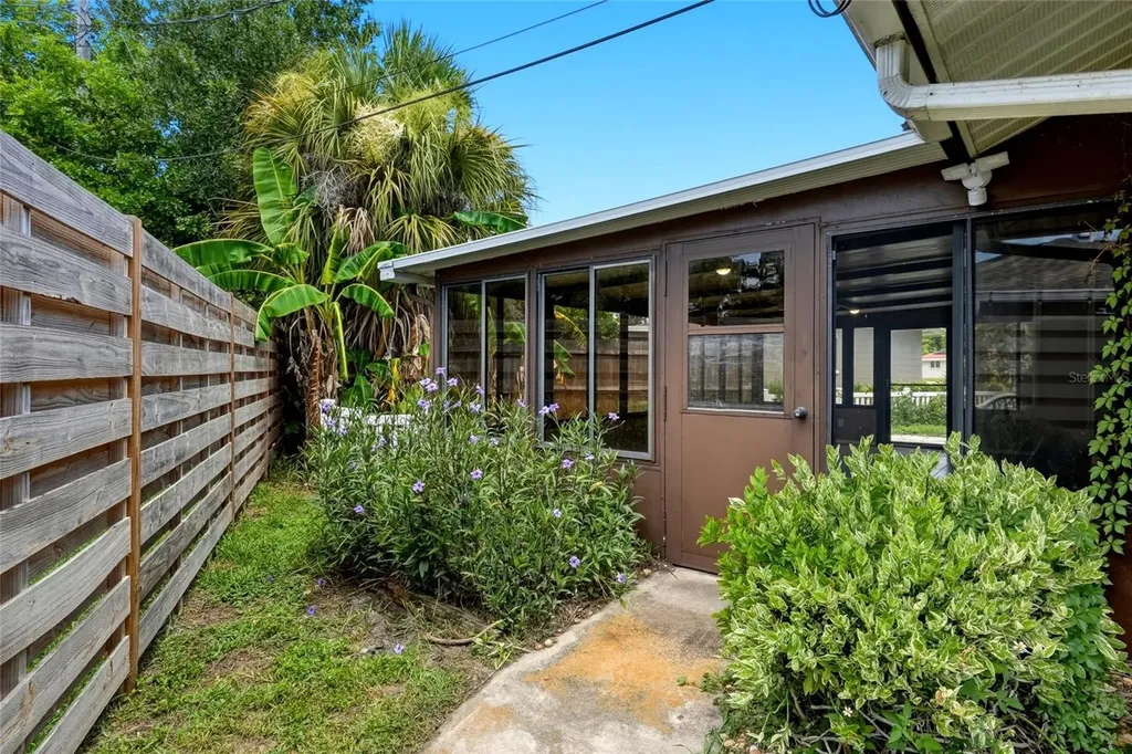 2711 Gulf Gate Drive Sarasota FL 34231