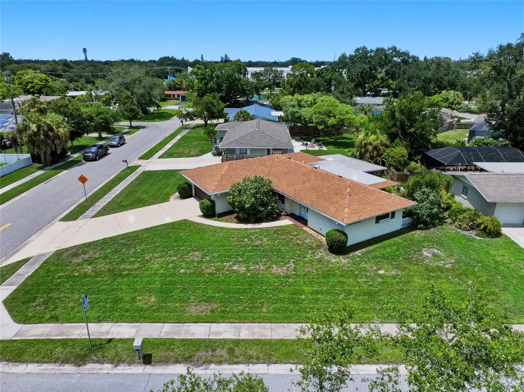 2711 Gulf Gate Drive Sarasota FL 34231