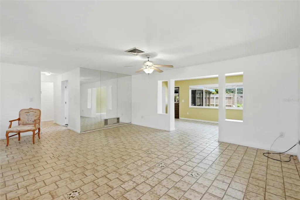 2711 Gulf Gate Drive Sarasota FL 34231