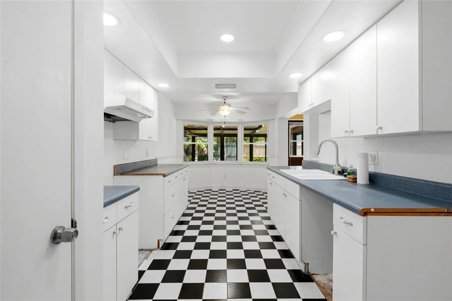 2711 Gulf Gate Drive Sarasota FL 34231