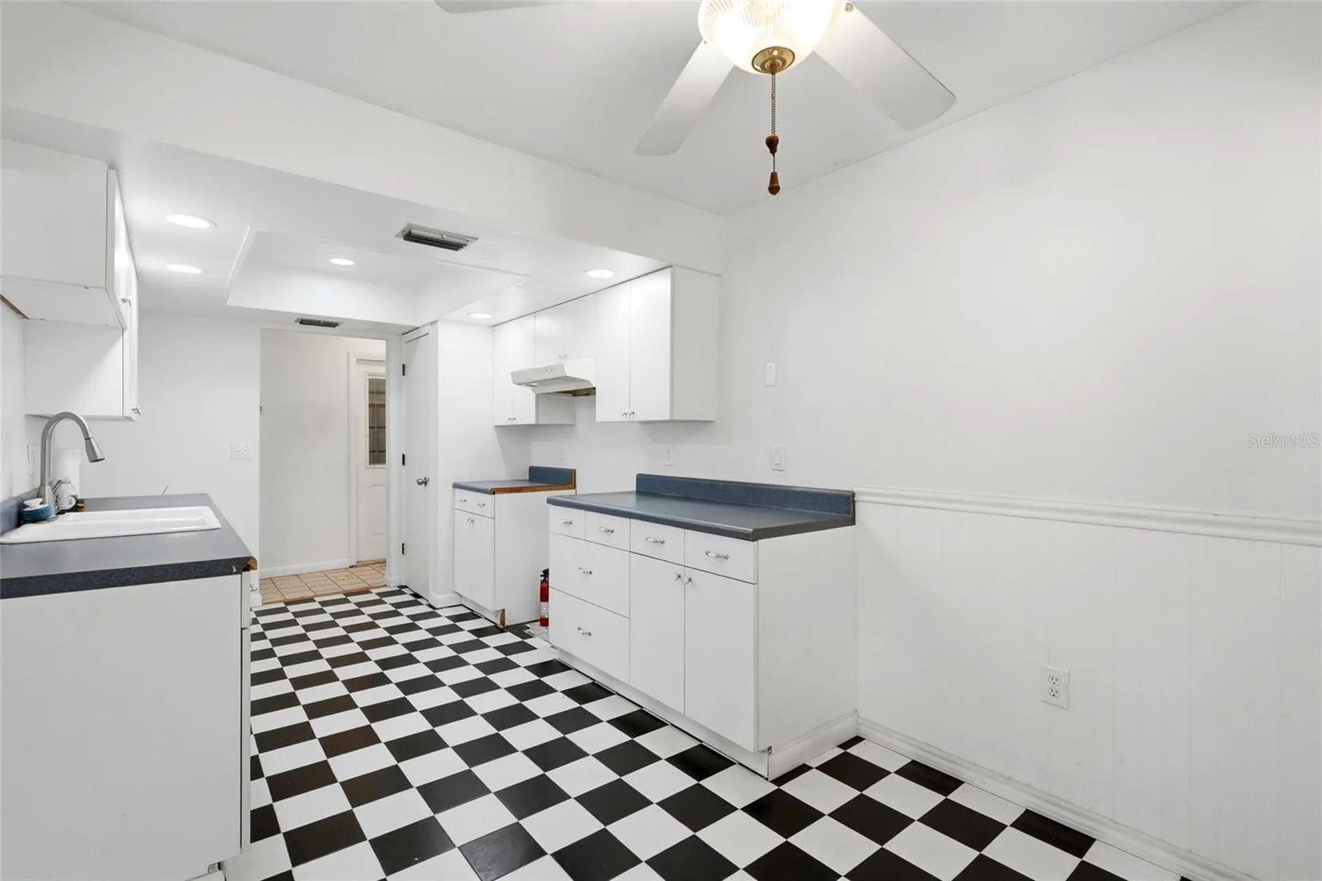 2711 Gulf Gate Drive Sarasota FL 34231