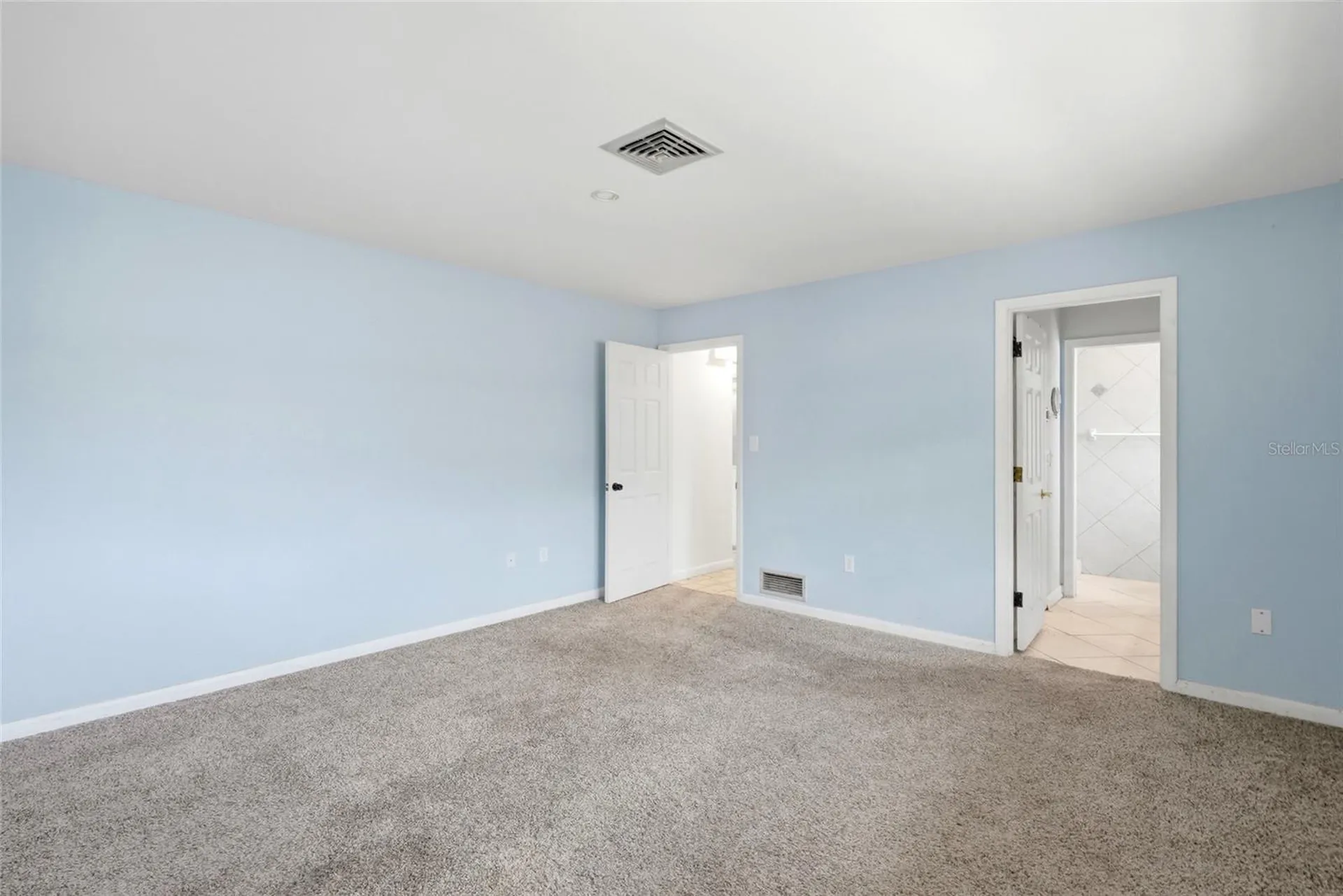 2711 Gulf Gate Drive Sarasota FL 34231