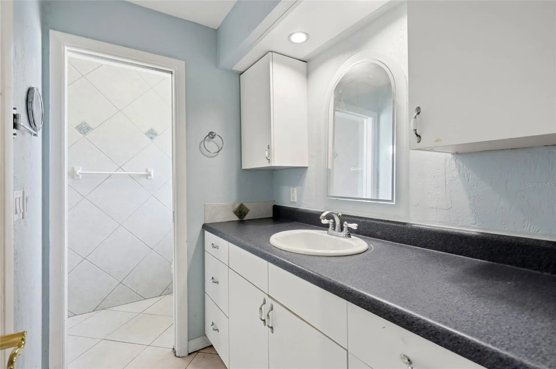 2711 Gulf Gate Drive Sarasota FL 34231