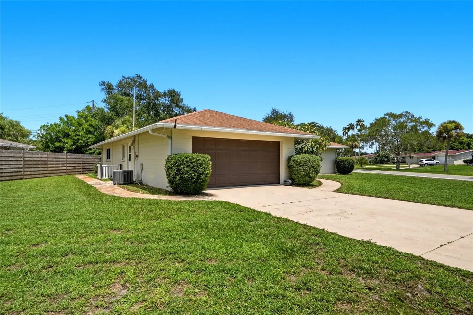 2711 Gulf Gate Drive Sarasota FL 34231