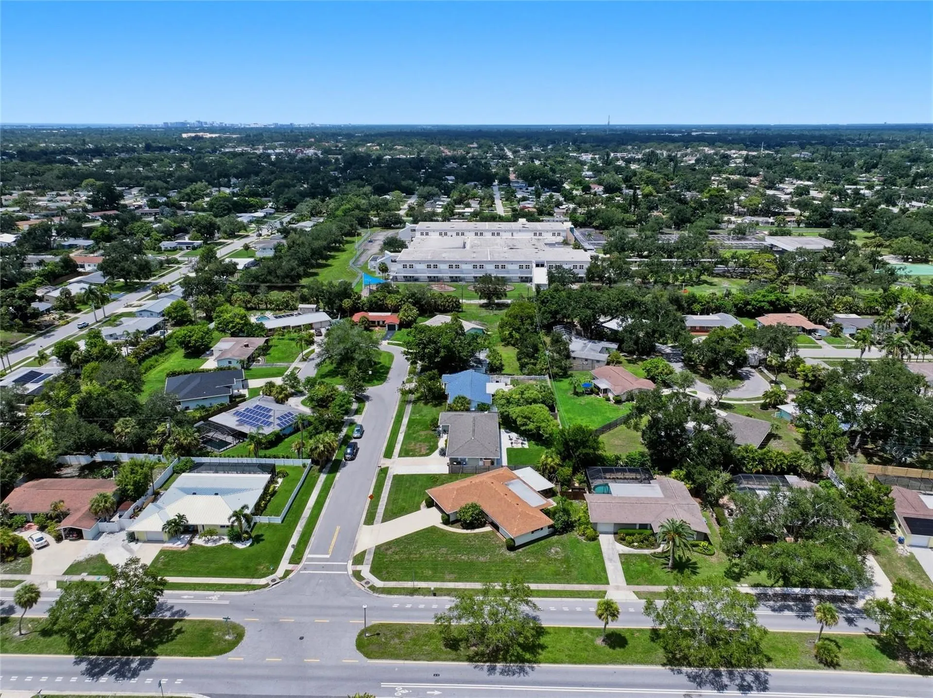 2711 Gulf Gate Drive Sarasota FL 34231