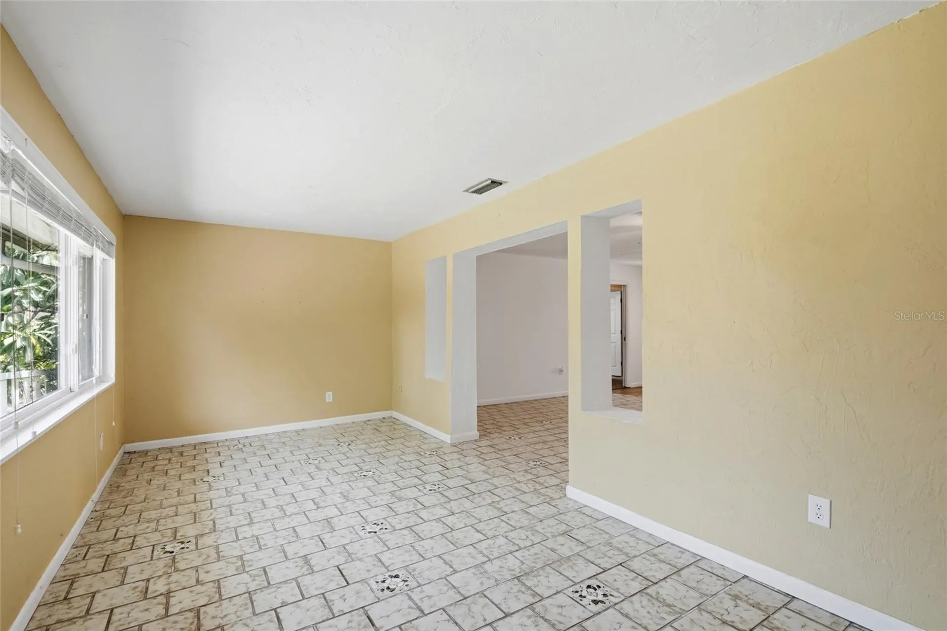 2711 Gulf Gate Drive Sarasota FL 34231
