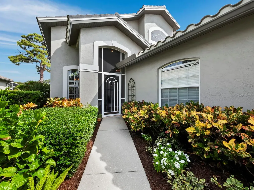 8737 Pebble Creek Lane Sarasota FL 34238