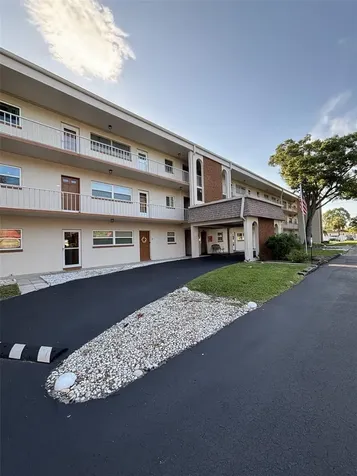5880 38th Avenue N St Petersburg FL 33710