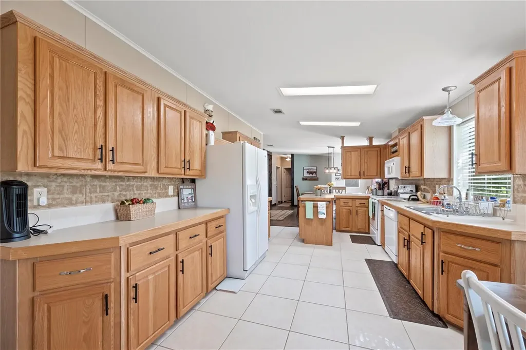 9889 NW 9th Court Branford FL 32008