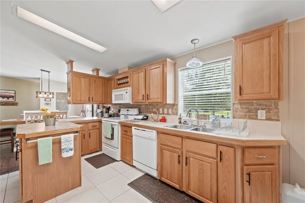9889 NW 9th Court Branford FL 32008