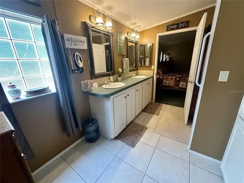 9889 NW 9th Court Branford FL 32008